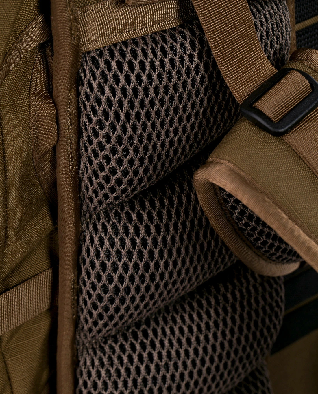 F4 Terminator Pack Coyote Tan XL 8 F4 Terminator Pack Coyote Tan XL – Bild 6