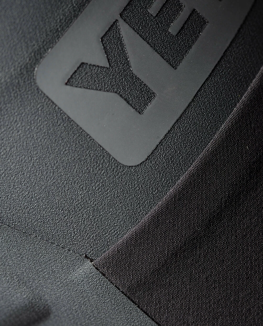 Yeti Rambler Bottle Sling Small Charcoal 9 Yeti Rambler Bottle Sling Small Charcoal – Bild 7